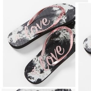 NWT Justice Tie Dye Love Glitter Flip Flops 8/9
